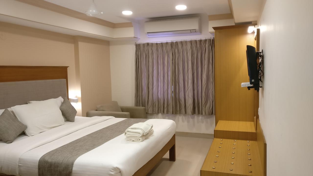 فندق Sai Towers بوتابارتي المظهر الخارجي الصورة